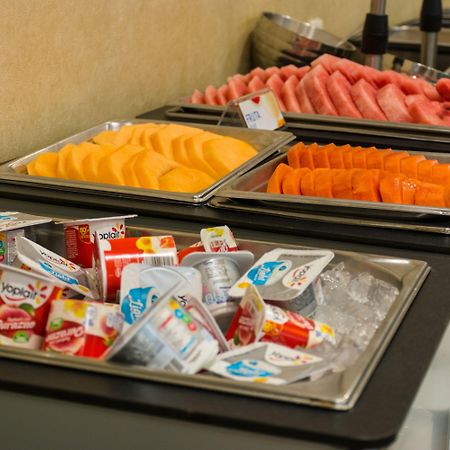 Holiday Inn Express Saltillo Zona Aeropuerto By Ihg Eksteriør billede